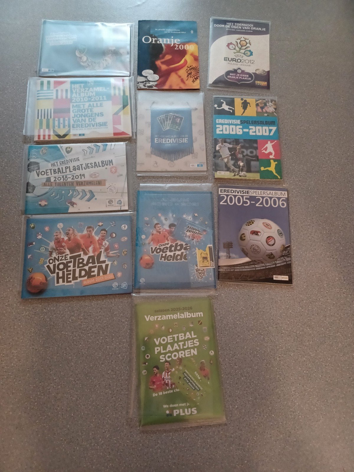 eredivisie  voetbal, Verzamelen, Sportartikelen en Voetbal, Ophalen, Zo goed als nieuw, Overige binnenlandse clubs, Boek of Tijdschrift