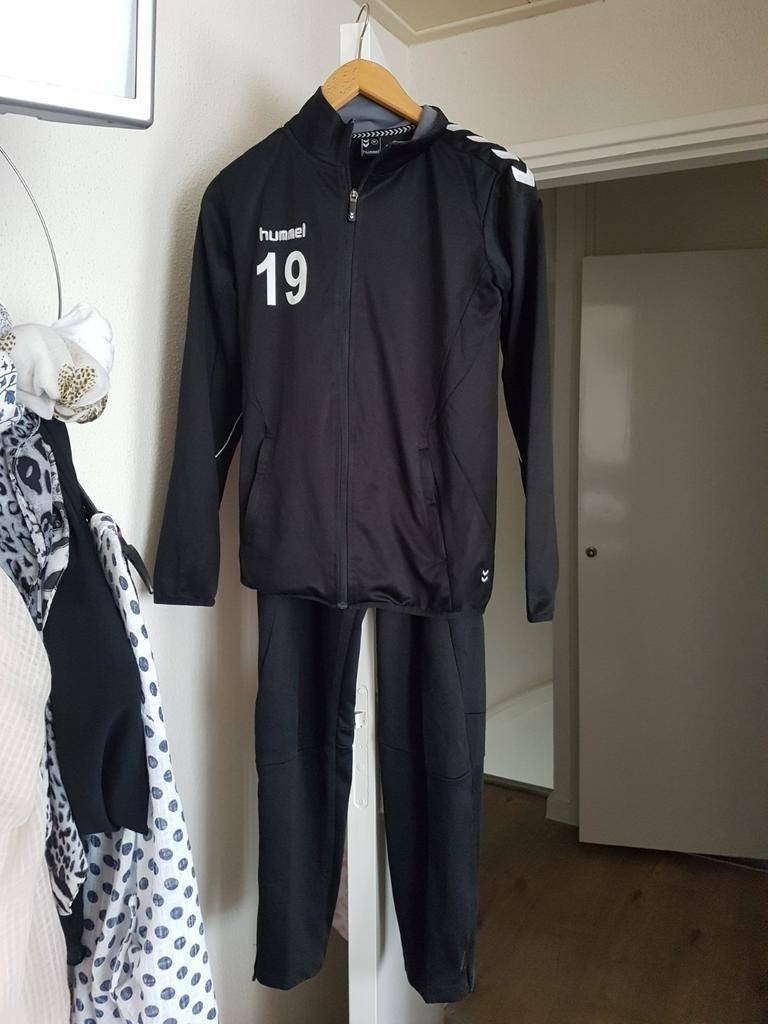Hummel Trainingspak Zwart Maat M, Maat M, Ophalen of Verzenden, Zo goed als nieuw, Trainingspak