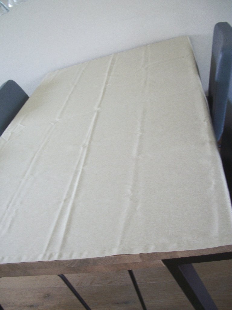 Tafelkleed Laura S - Effen Beige - 130 x 160 - zgan, 130 cm, 160 cm, Ophalen of Verzenden, Zo goed als nieuw