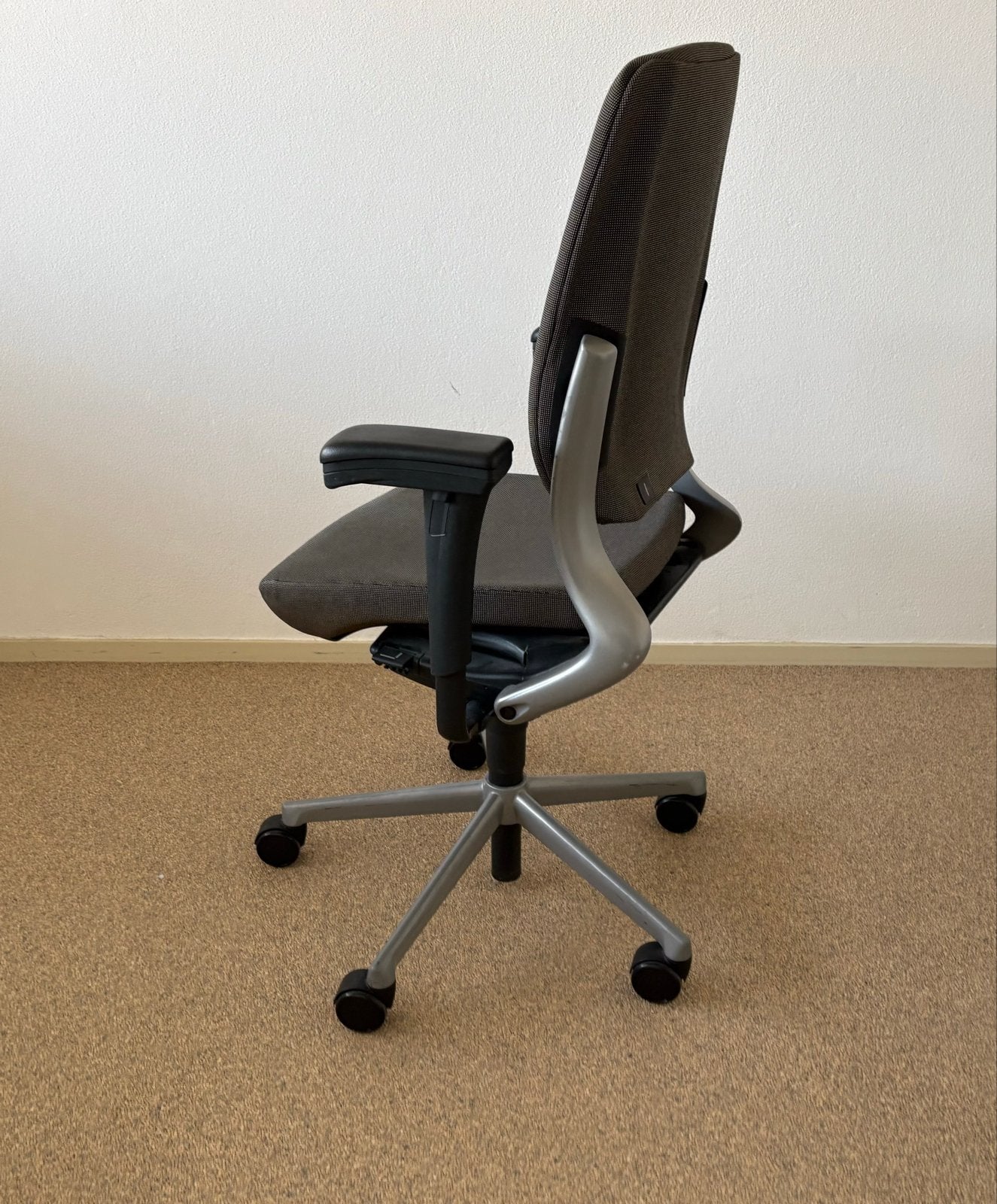 Ergonomische Bureaustoel, Ophalen, Gebruikt, Grijs, Bureaustoel