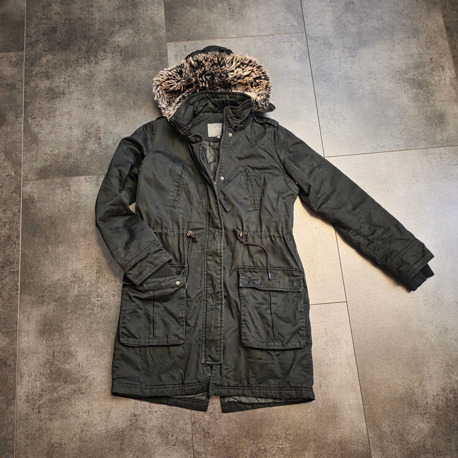 Zwarte parka jas met bontkraag - Maat M, Maat 38/40 (M), Zwart, Ophalen of Verzenden, Zo goed als nieuw