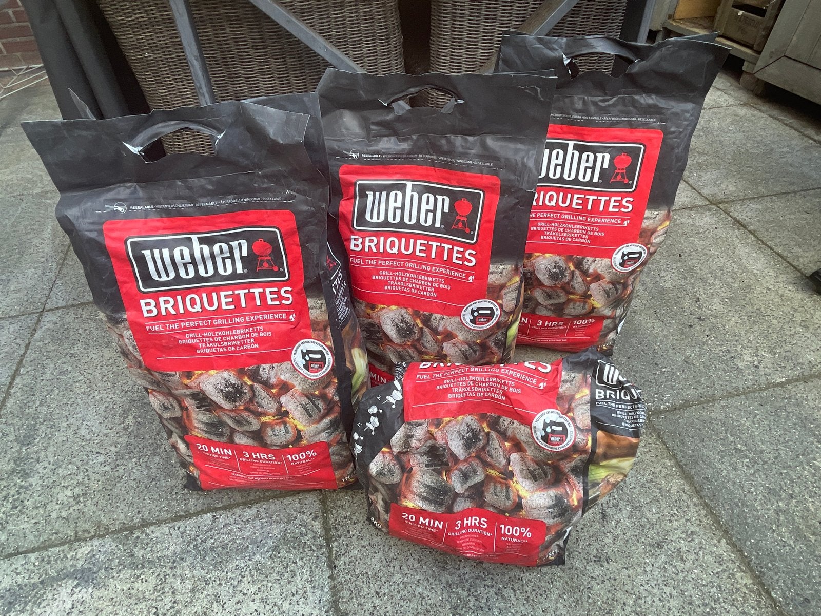 Weber Briketten 8kg per zak - Nieuw en Ongebruikt, Ophalen, Nieuw