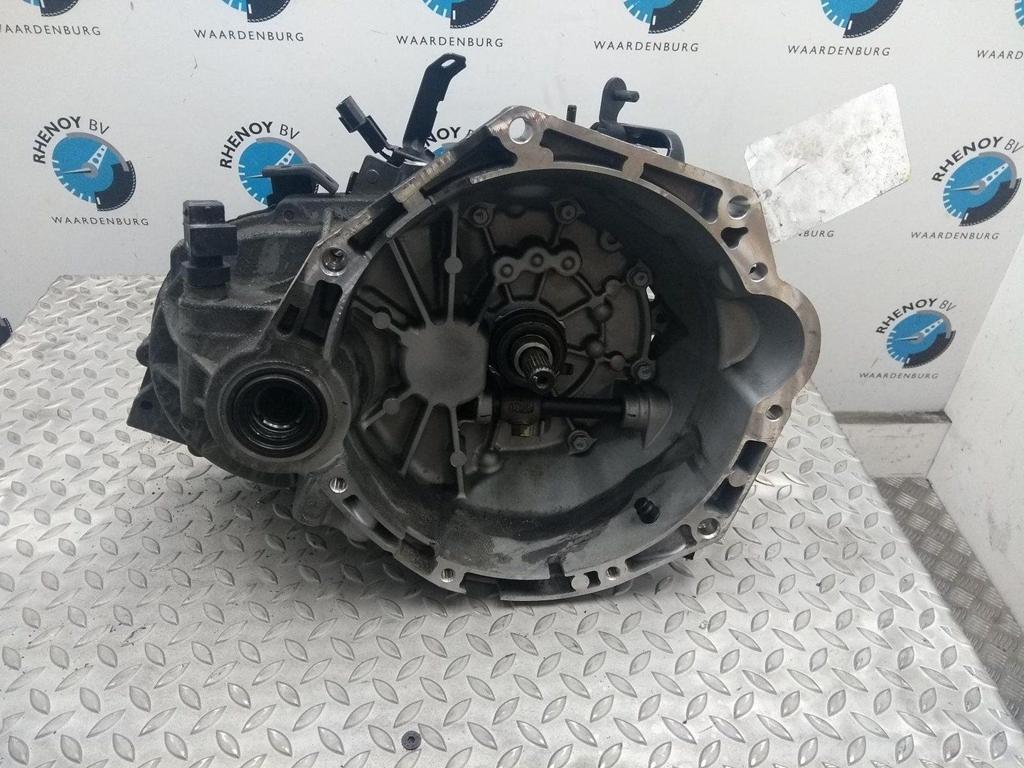 HYUNDAI I10 TRANSMISSIE / VERSNELLINGSBAK 2015, Ophalen of Verzenden, Gebruikt, Stiba lid
