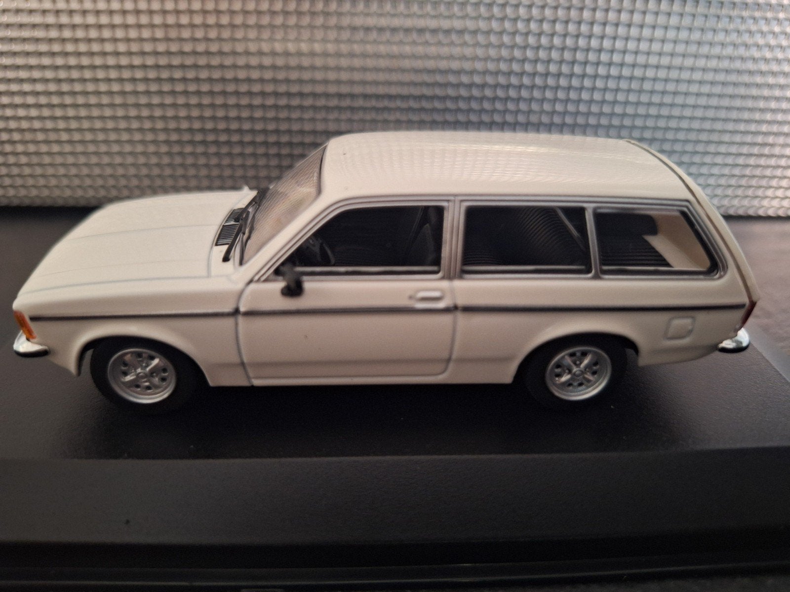 Opel Kadett C Caravan Schaal 1:43, Overige merken, Nieuw, Ophalen of Verzenden, Maxichamps