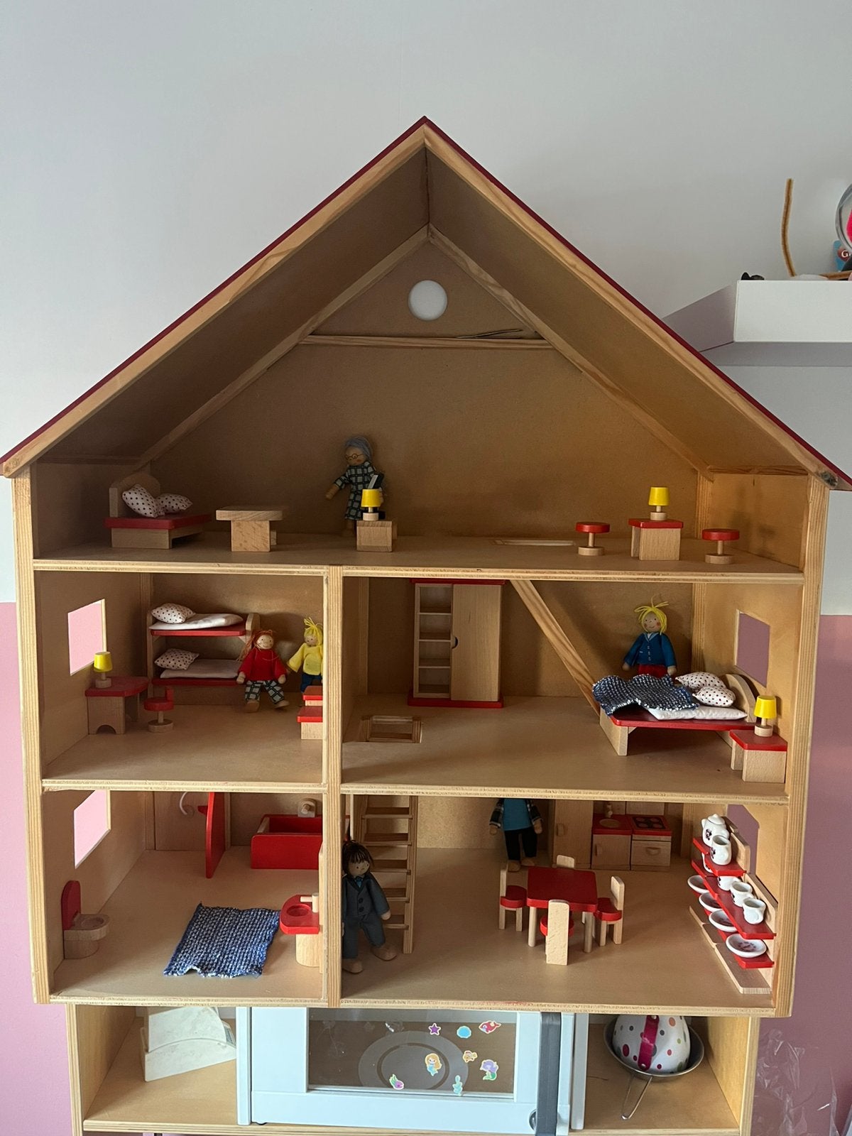 Houten Poppenhuis, Ophalen, Poppenhuis