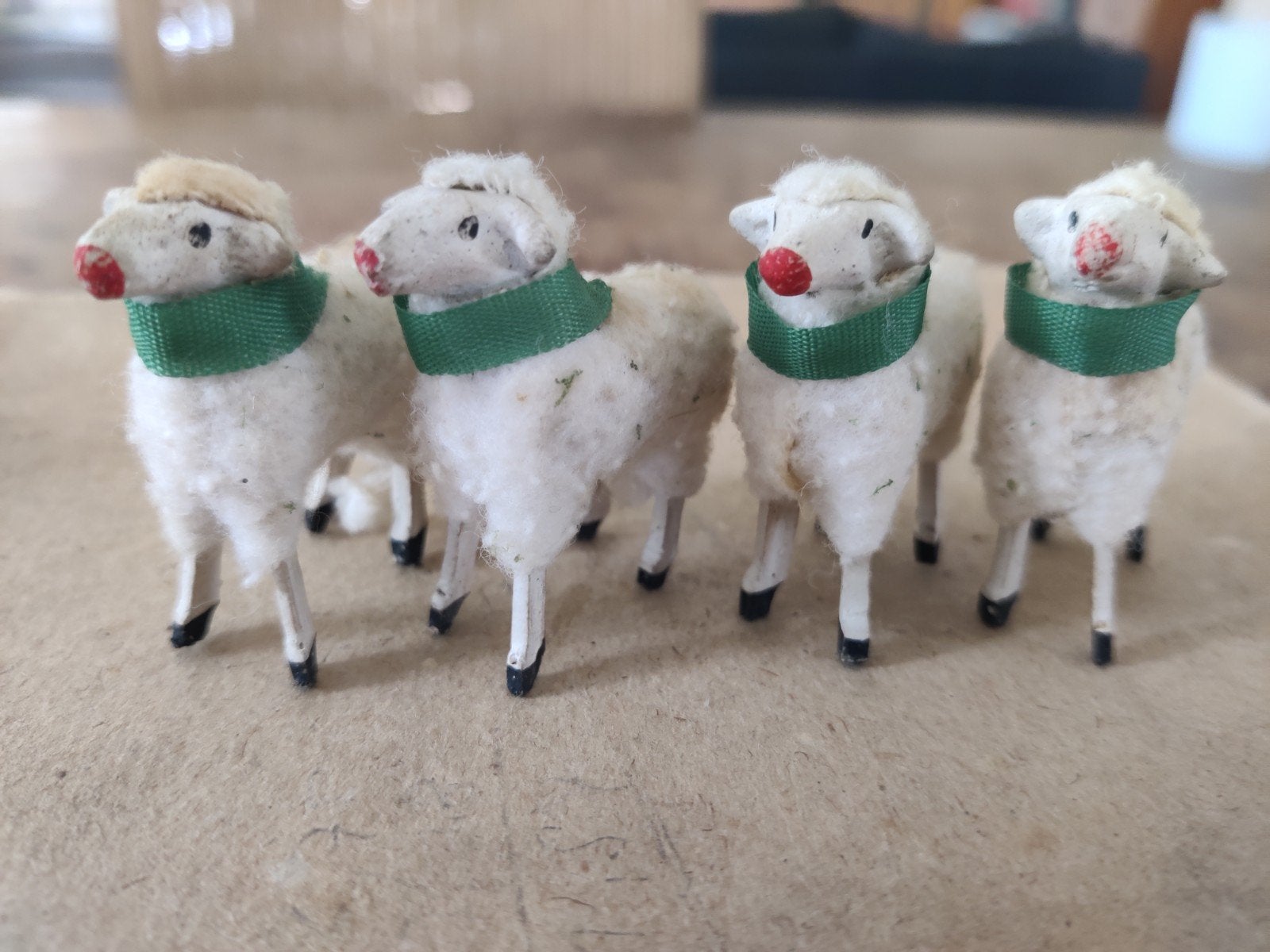 Set van 4 vintage kerststal schapen - Beeldjes, Diversen, Ophalen of Verzenden, Gebruikt