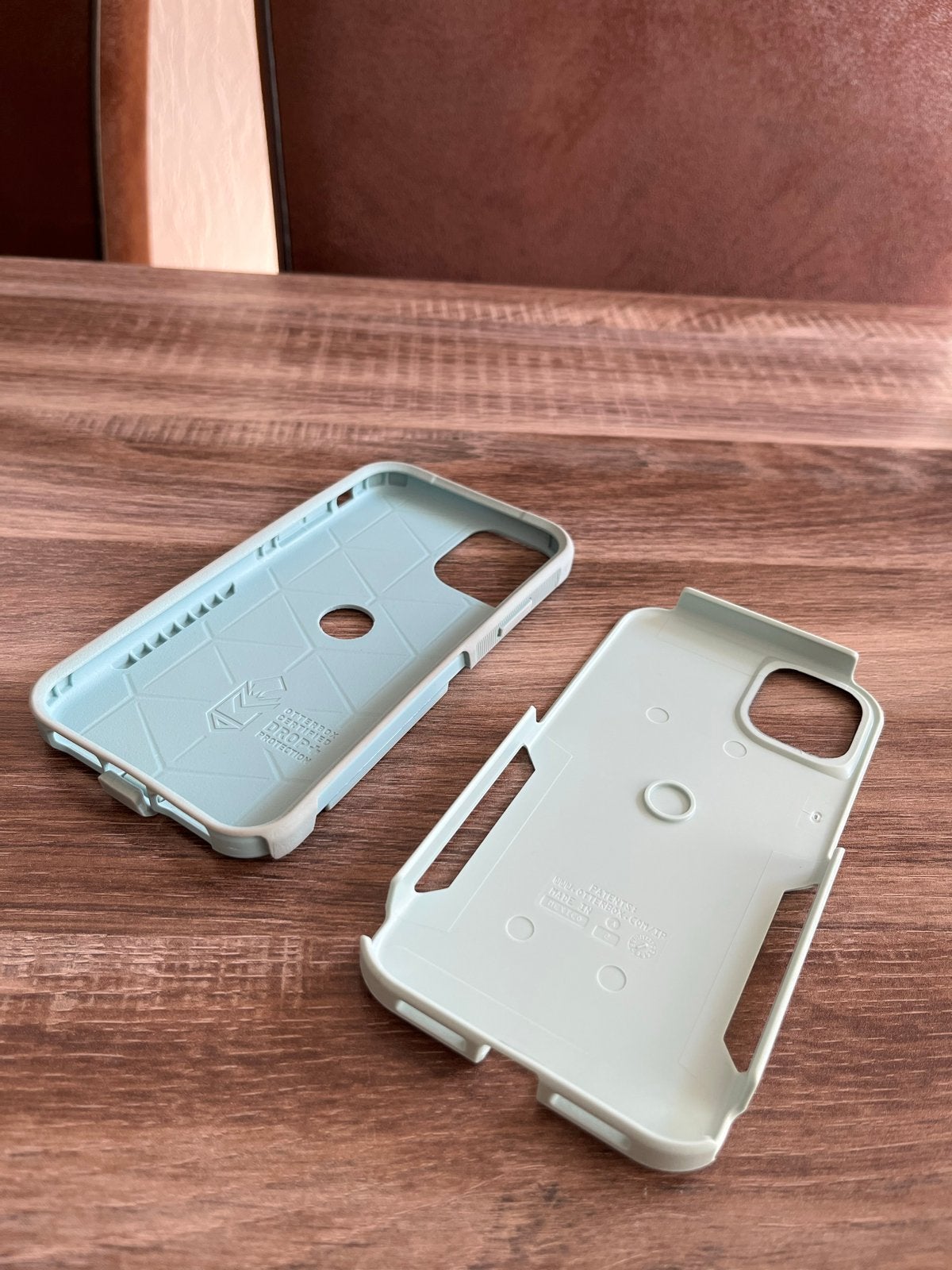 Foto 12 van iPhone 11 (128GB) Groen met OtterBox hoesje