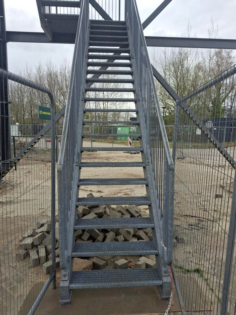 stalen trap, Doe-het-zelf en Verbouw, Ladders en Trappen, Ophalen, Gebruikt, Trap, 4 meter of meer