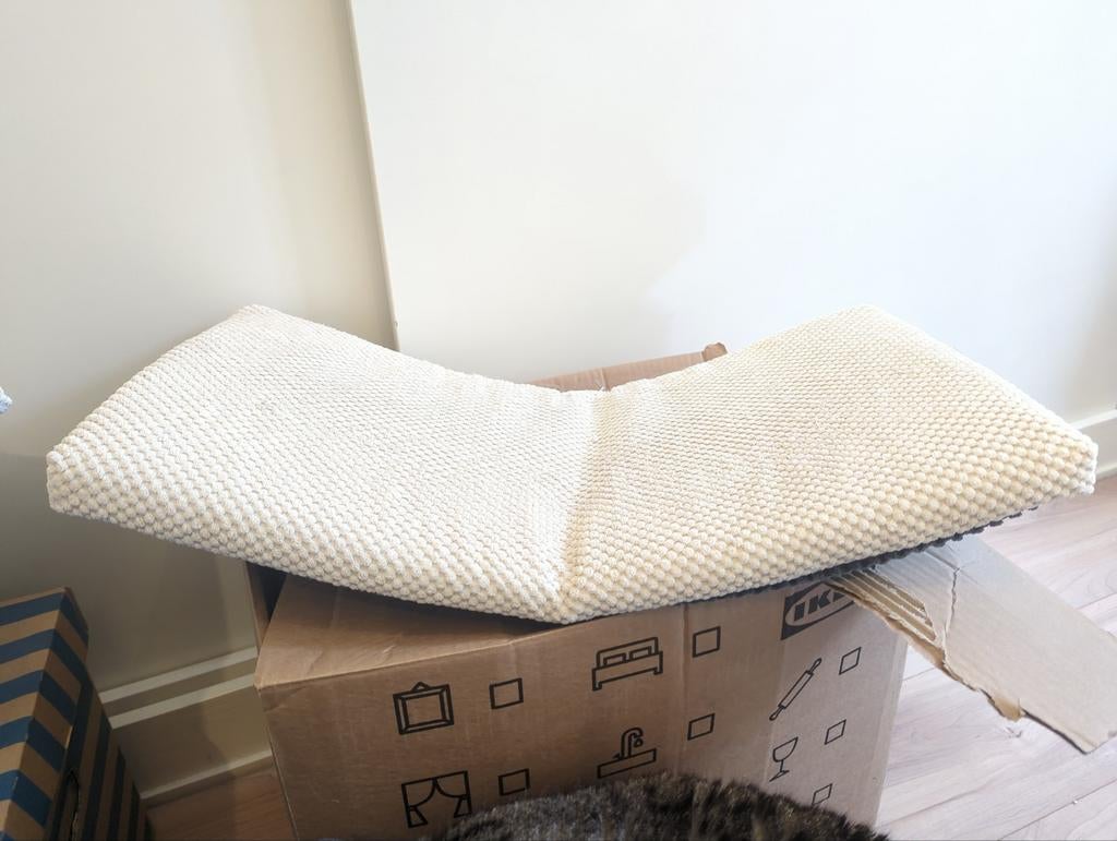 Cat bed to mount on the wall - beige, Dieren en Toebehoren, Katten-accessoires, Ophalen