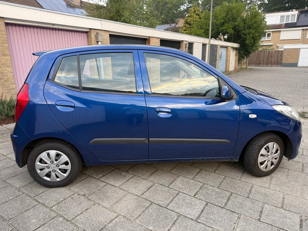 Foto 6 van Hyundai i10 1.25 I 5DR 2012 Blauw