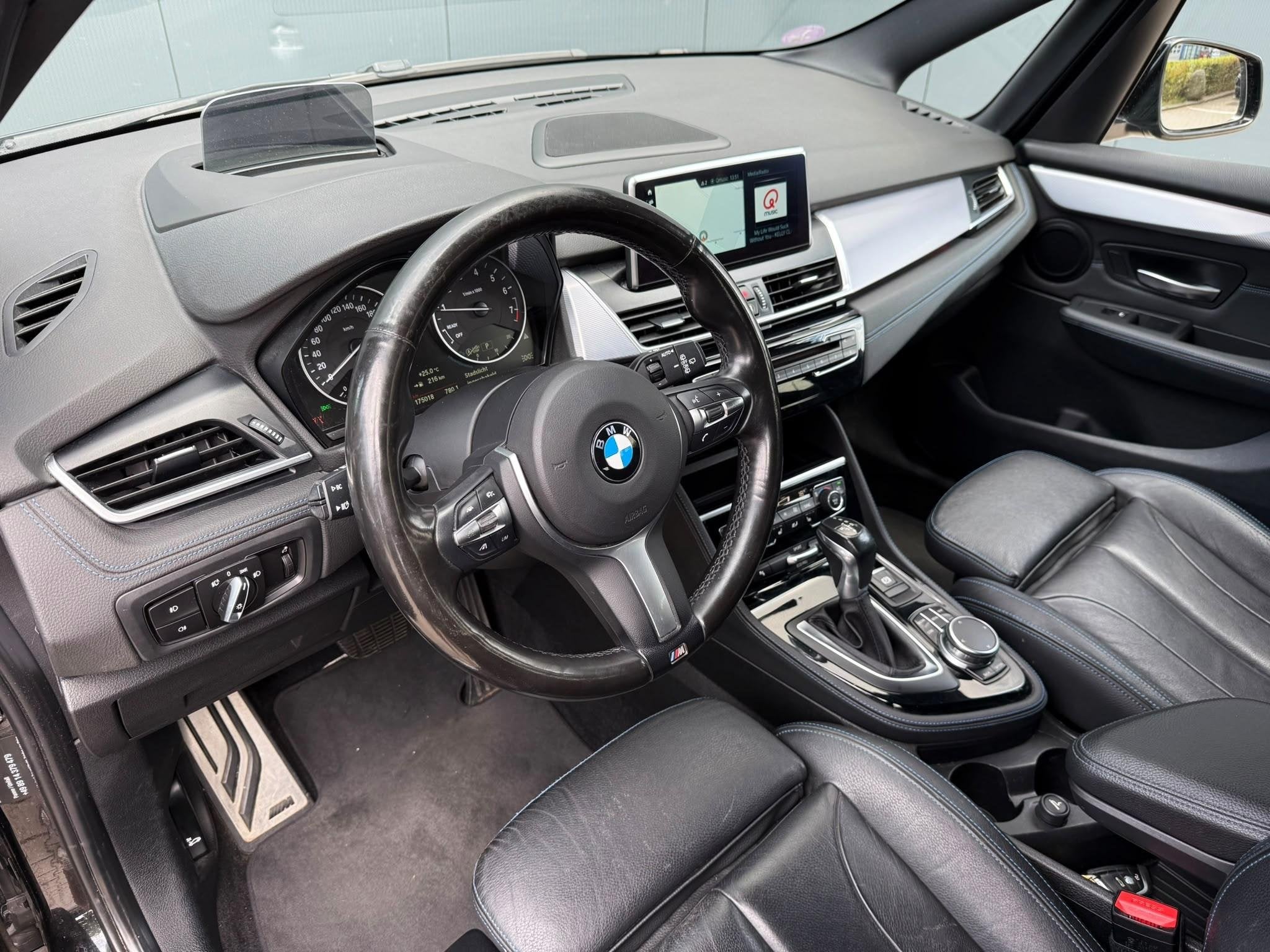 BMW 2-serie Gran Tourer 218i 7p. M-Sport / cruise / tr.hk /, Auto's, Gebruikt, Euro 6, 2-Serie Gran Tourer, Zwart