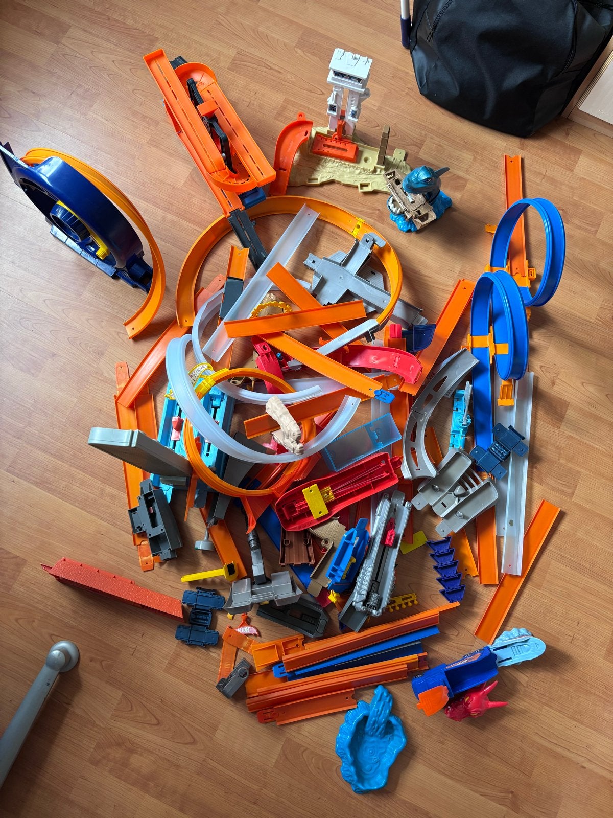 Grote set Hot Wheels banen en accessoires, Ophalen of Verzenden, Met looping, Racebaan, Gebruikt