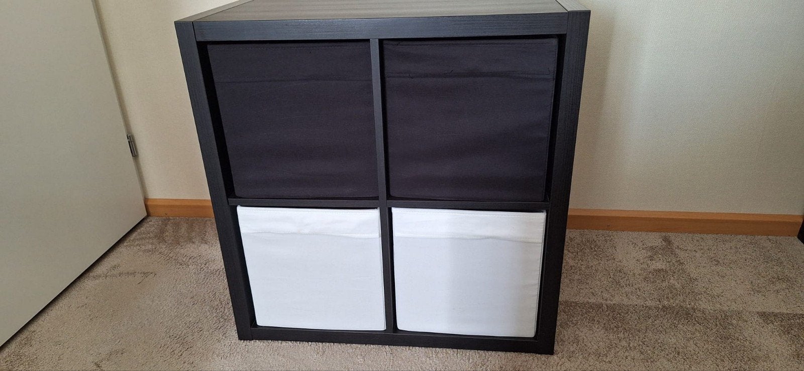 IKEA KALLAX Kast met 4 vakken en opbergmanden, Ophalen, Met plank(en), Gebruikt, Modern, Functioneel