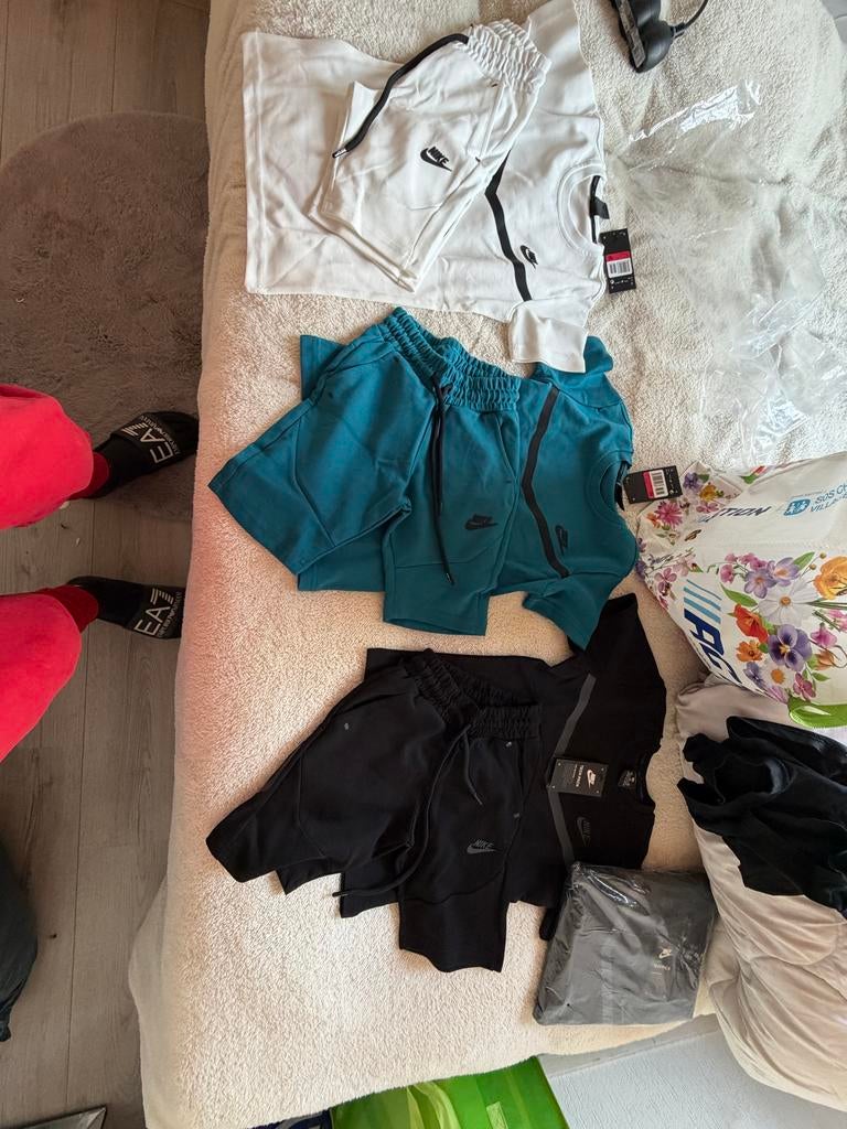 Nike Tech Fleece Set - Diverse Kleuren en Maten, Ophalen of Verzenden, Zo goed als nieuw