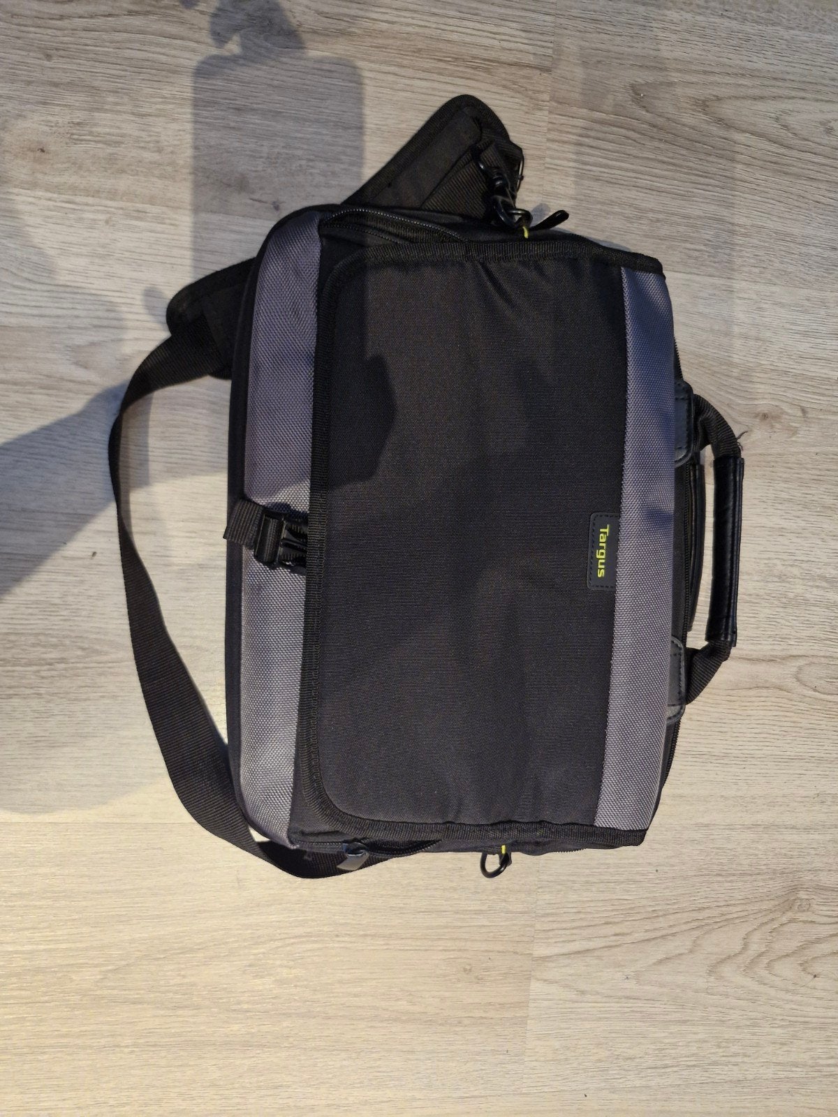 targus laptoptas, Ophalen of Verzenden, 17 inch of meer