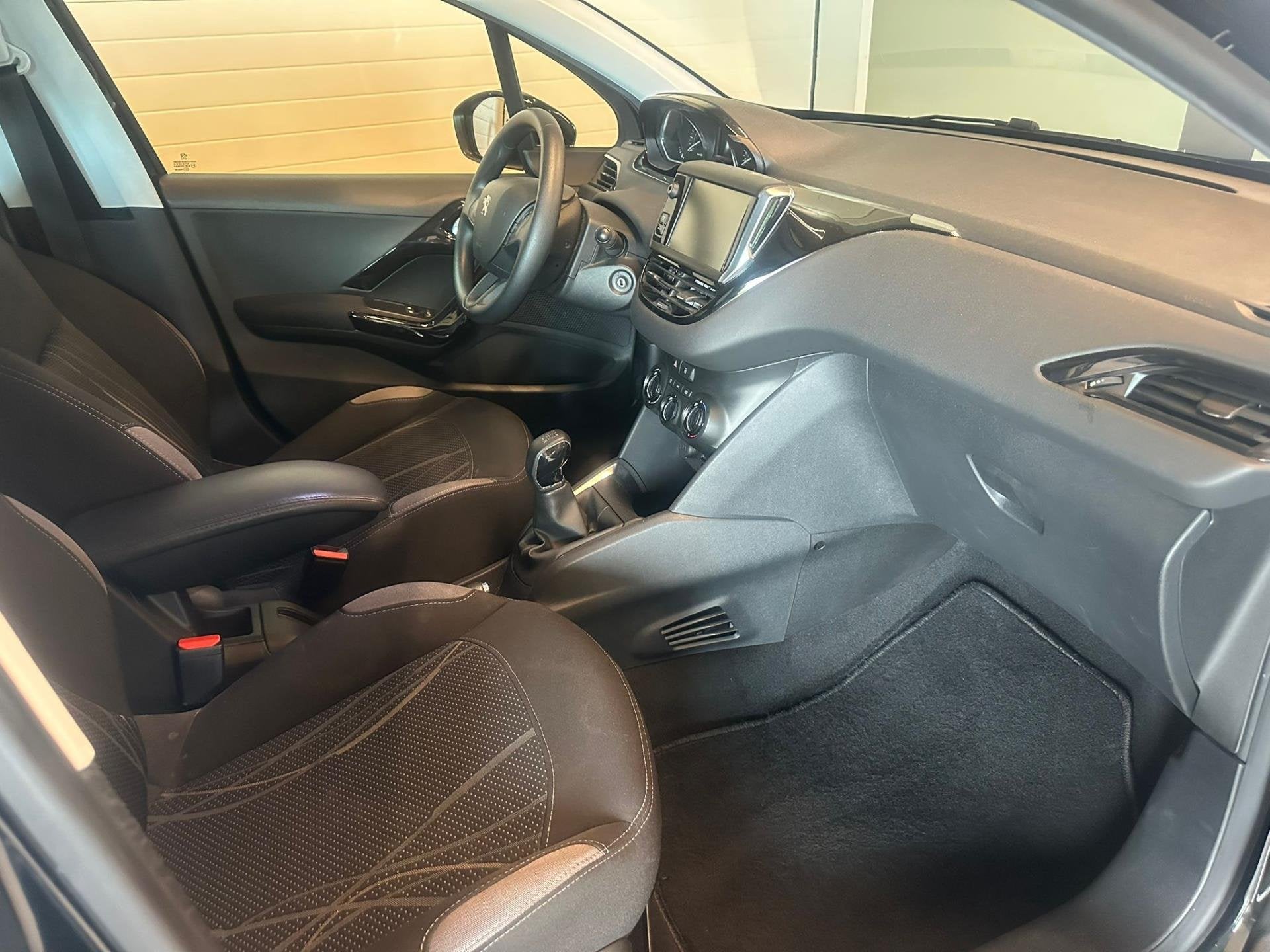 Peugeot 208 1.2 VTi 5-DEURS ACTIVE/AIRCO/LM-VELG/ISOFIX/BLUE, Voorwielaandrijving, Euro 5, Stof, Gebruikt