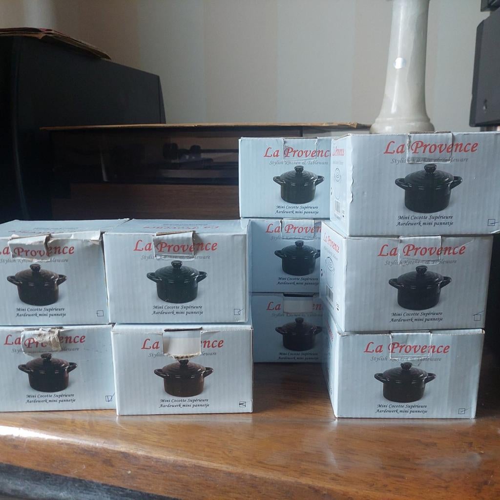 10 Mini aardewerken pannetjes, zwart., Ophalen of Verzenden, Zo goed als nieuw