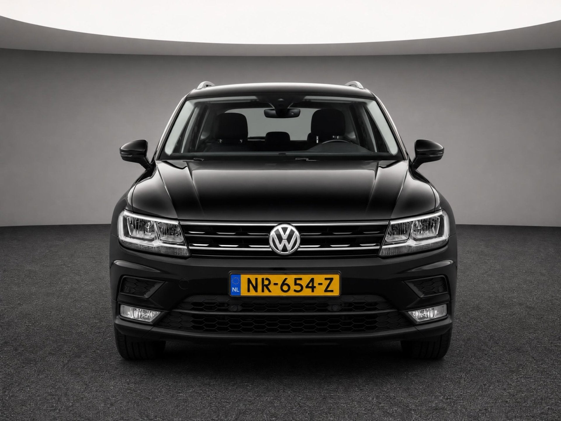 Foto 2 van Volkswagen Tiguan 1.4 TSI ACT Comfortline Business // NAVI /