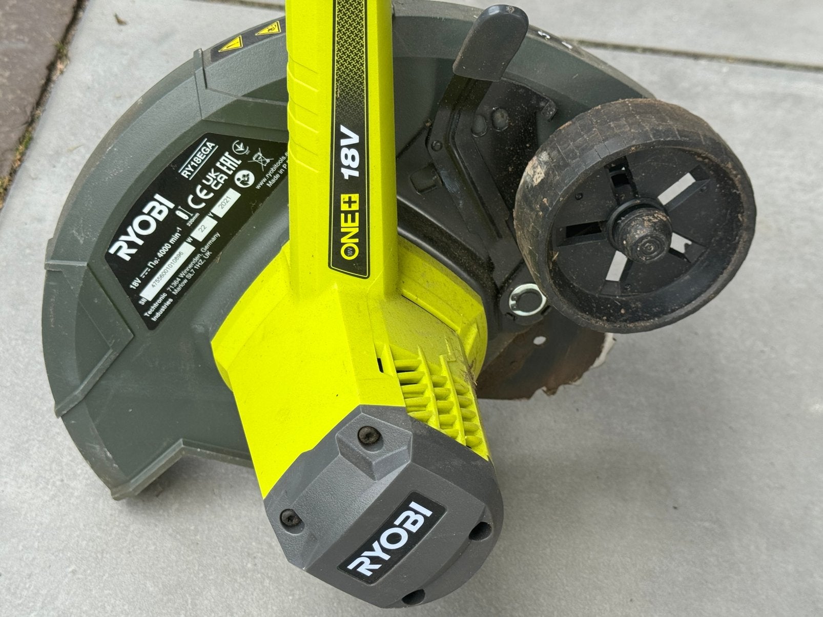 Ryobi ONE+ Accu-graskantensnijder, Tuin en Terras, Ophalen, Gebruikt, 10 tot 30 cm, Elektrisch