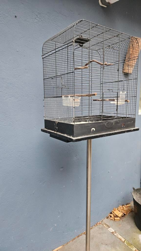 Mooie grote vogelkooi met standaard., Dieren en Toebehoren, Ophalen, Zo goed als nieuw, Metaal, Vogelkooi