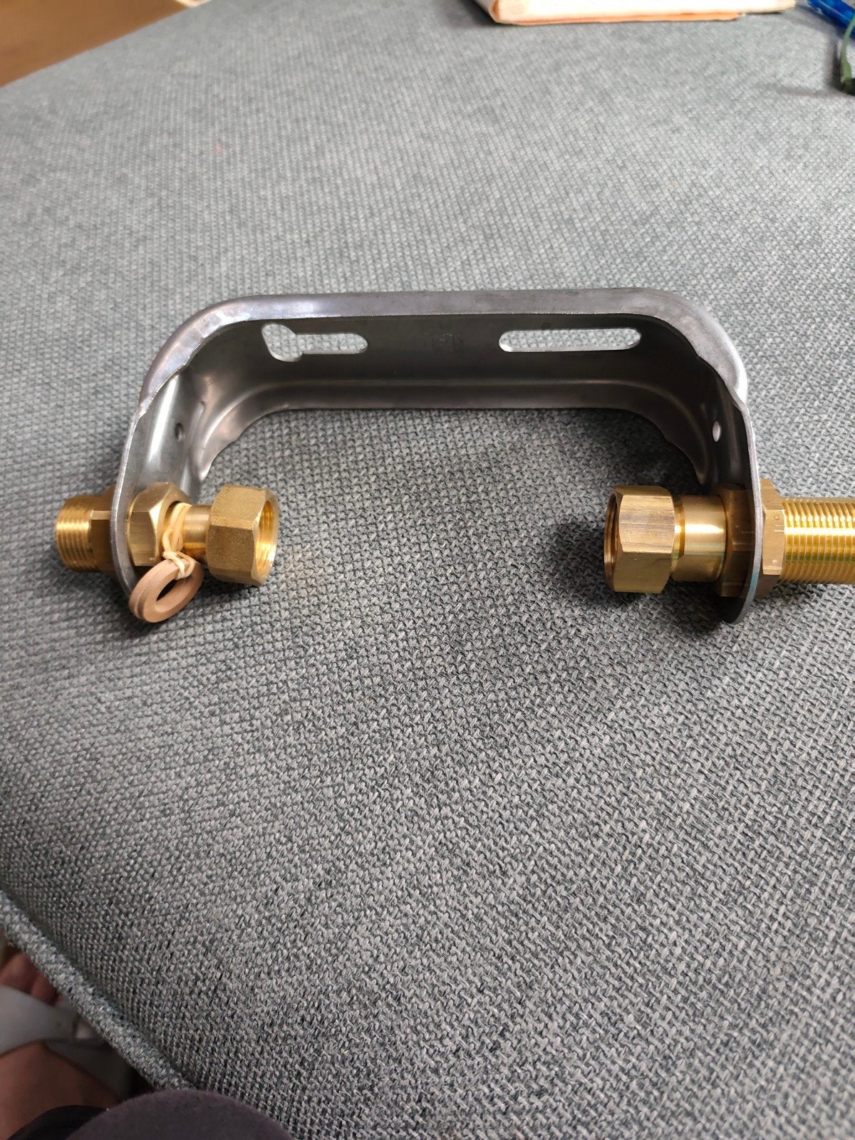 50 watermeterbeugel rvs, met messing koppelingen, Ophalen, Nieuw