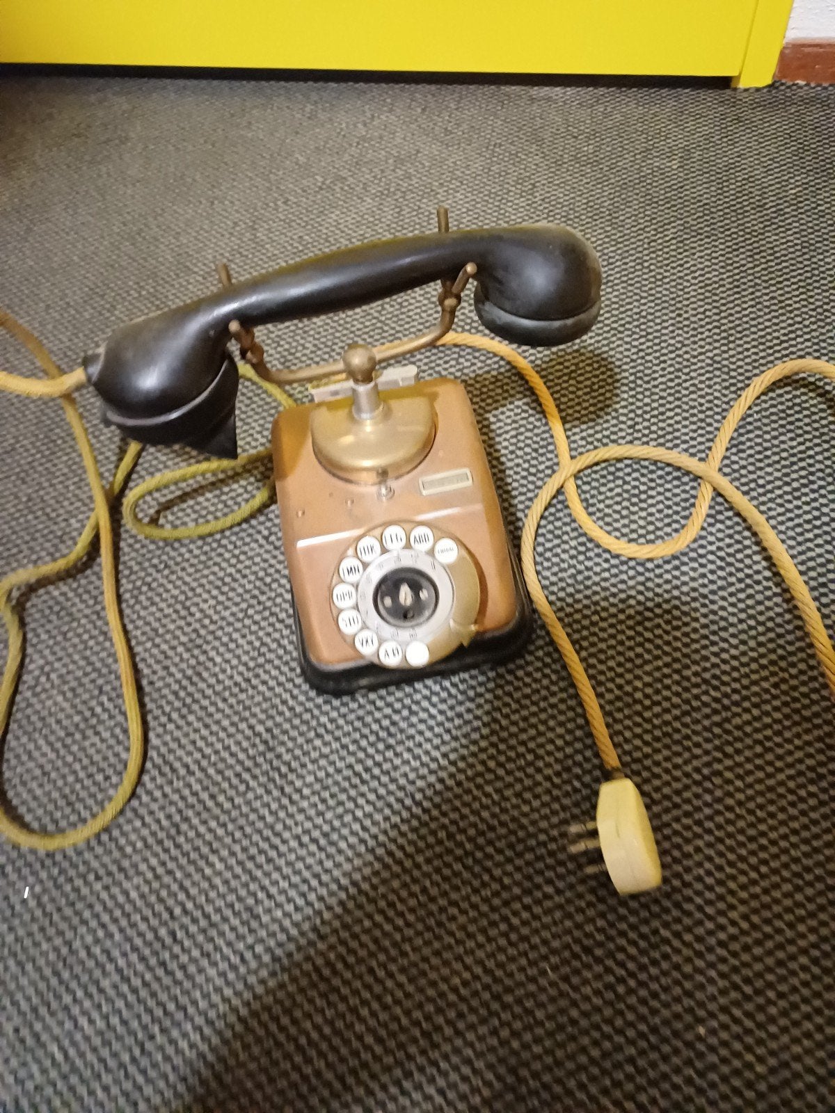 Vintage telefoon van koper en bakaliet, Ophalen of Verzenden, Koper