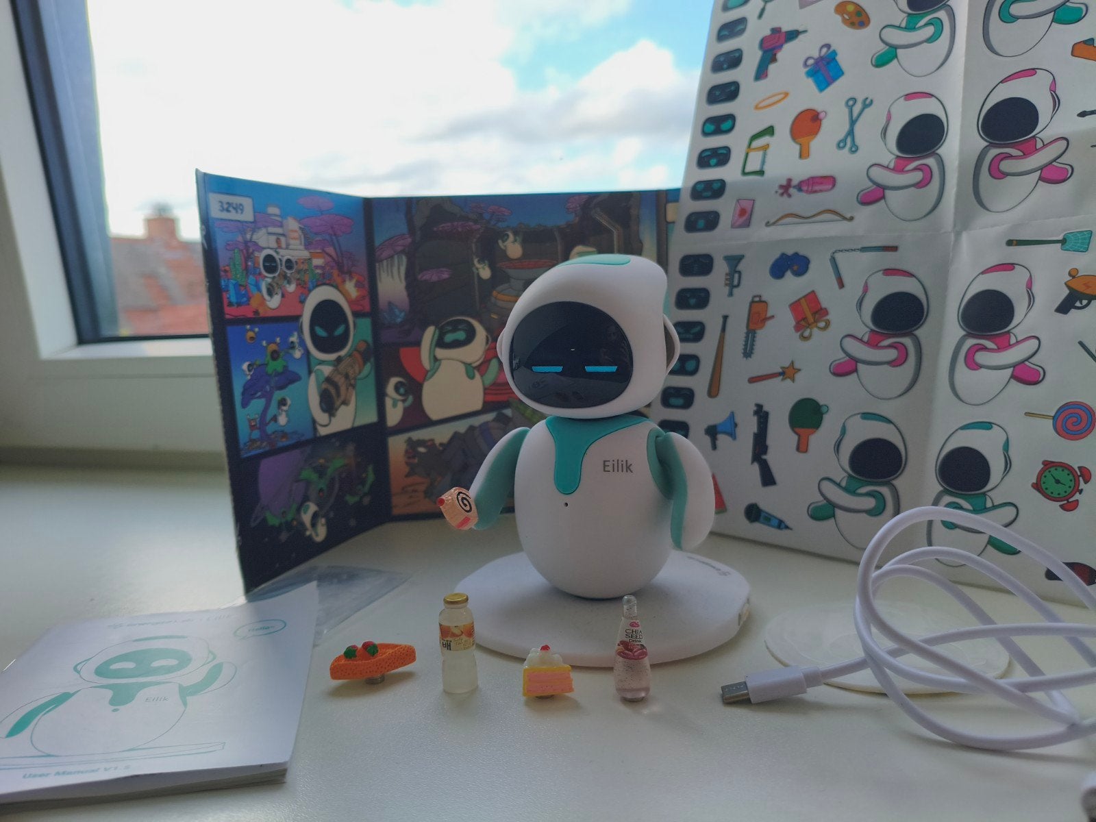 Eilik Robot met accessoires - Interactieve Desktop Robot, Ophalen, Zo goed als nieuw, Jongen of Meisje
