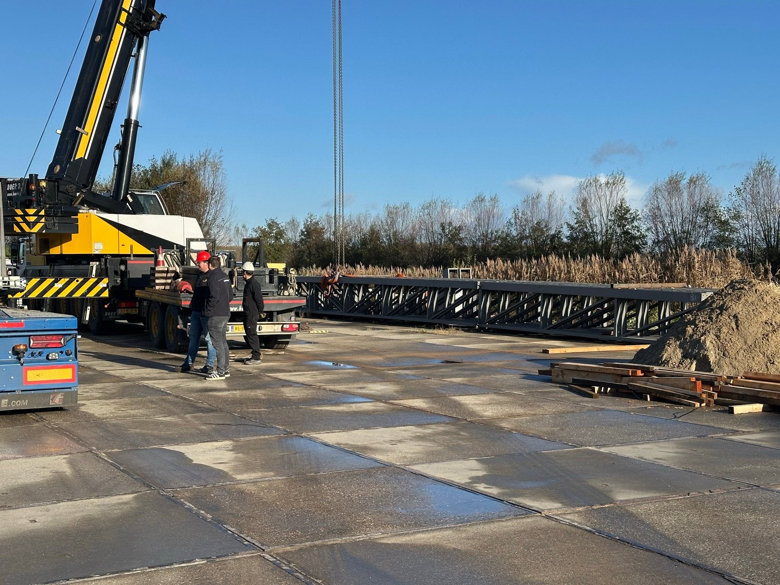 Staalconstructies compleet/ bedrijfshallen 40x64 en 34x64x7