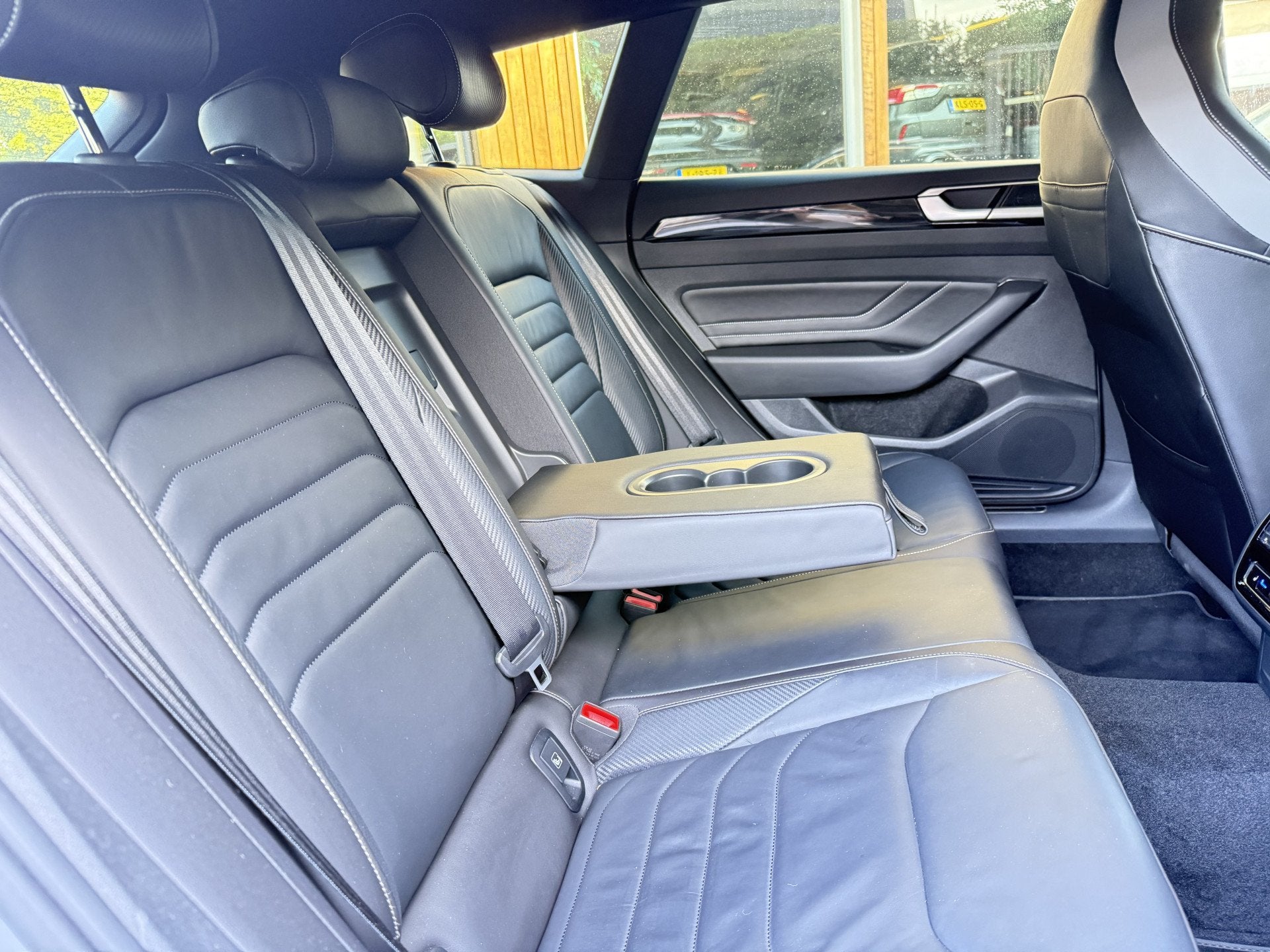 Volkswagen Arteon Shooting Brake 2.0 TSi 190pk R-Line Busine, Auto's, Arteon, 1984 cc, Zilver of Grijs, Verwarmde buitenspiegels