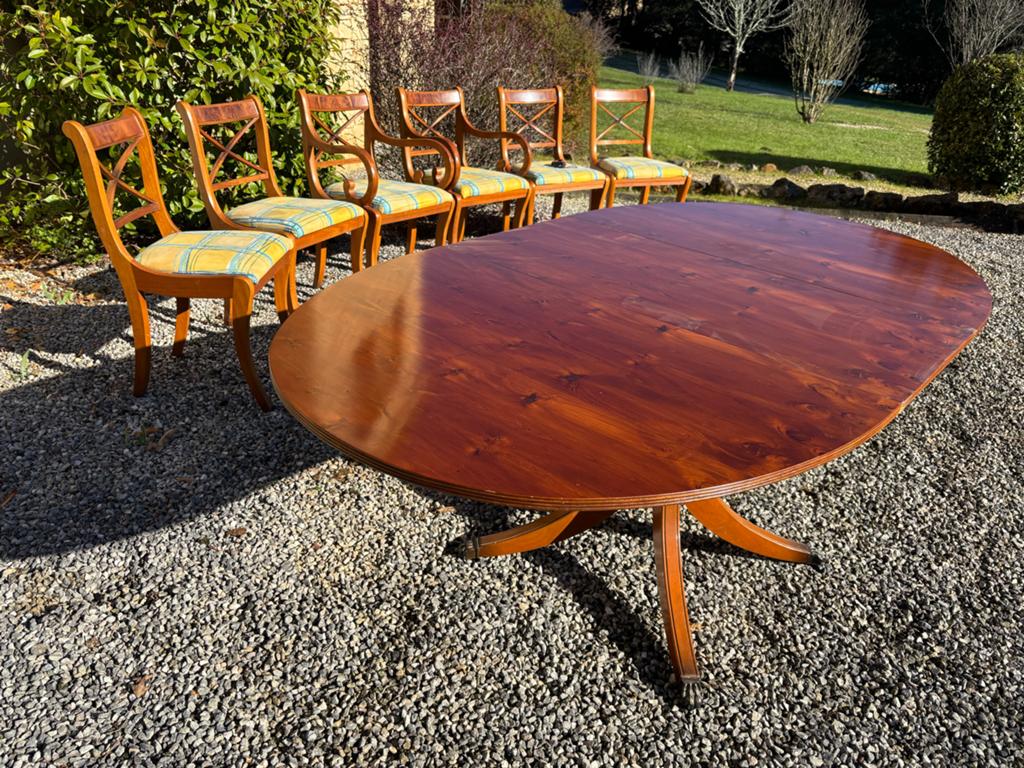 Ovale Notenhouten Eettafel met 6 Stoelen en Leeuwenkop Poten, Ophalen of Verzenden