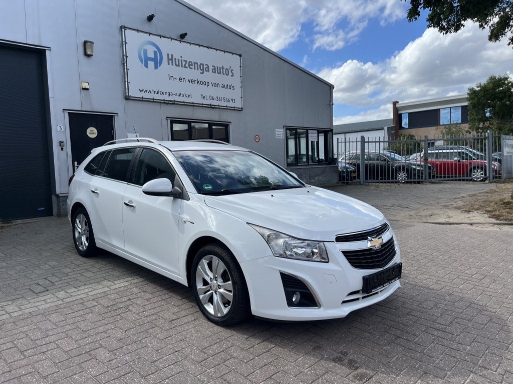 Chevrolet Cruze Station Wagon 2.0D LTZ+|LEER| EXPORT! | LEES, Auto's, Chevrolet, 21 km/l, 1998 cc, Zwart, Leder