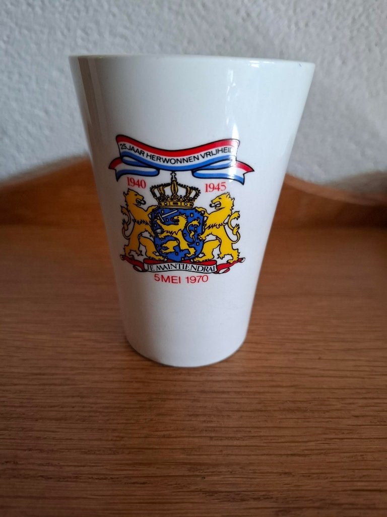 Herdenkings beker  25 jaar bevrijding 5 mei 1970, Ophalen of Verzenden