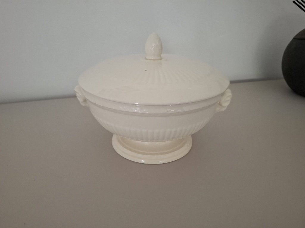 Wedgwood dekschaal met deksel, Ophalen of Verzenden, Wedgwood, Porselein, Schaal of Schalen