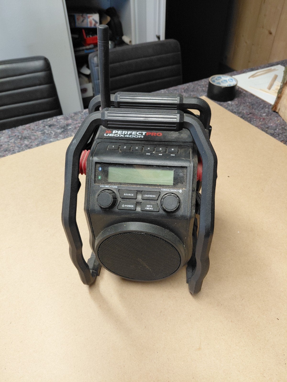 Perfectpro UBOX400R Bouwradio met beschermringen, Ophalen, Gebruikt, Bouwradio