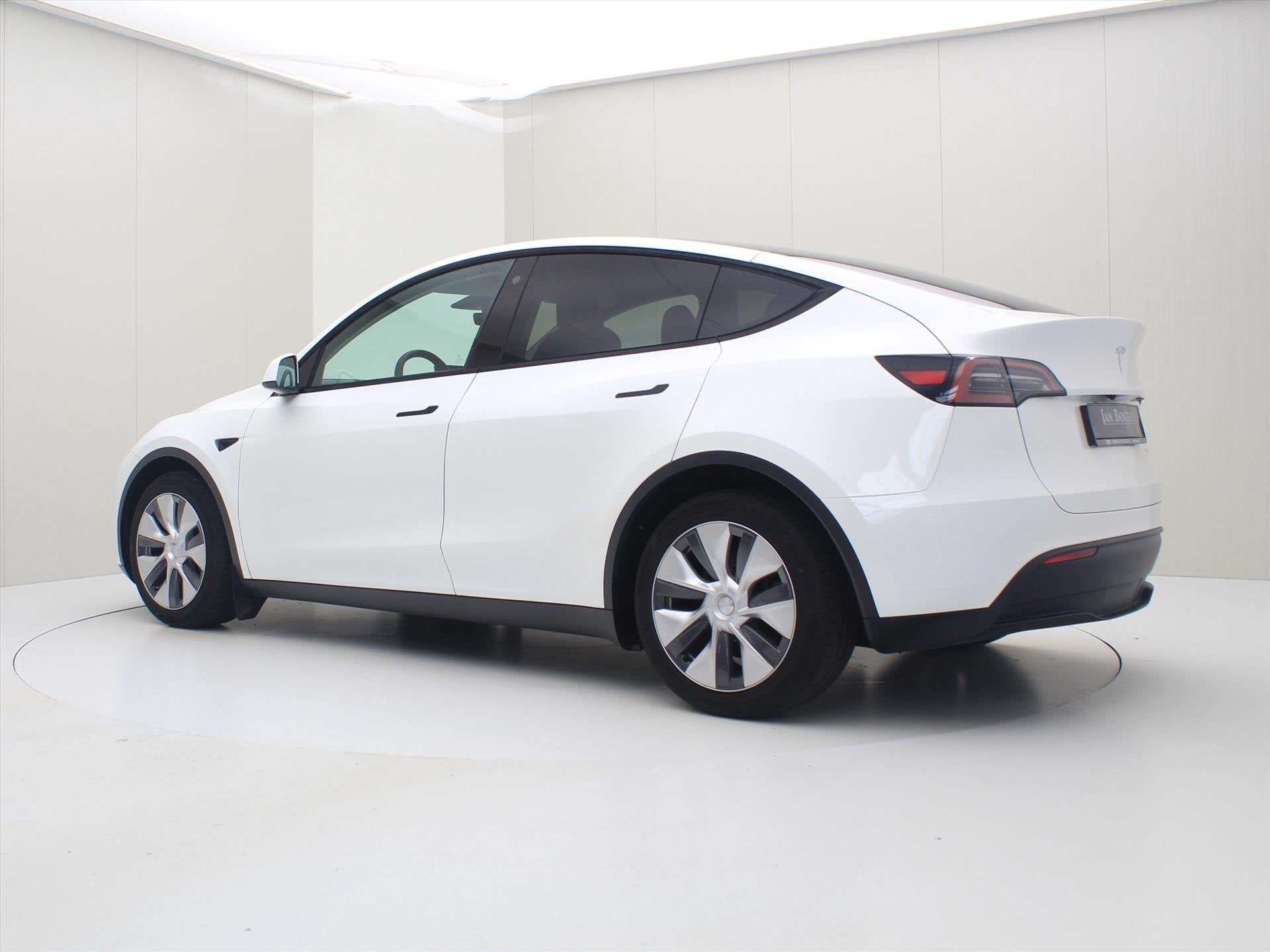 Foto 3 van Tesla Model Y Long Range AWD 75kWh 351pk [ AMD RYZEN+AUTOPIL