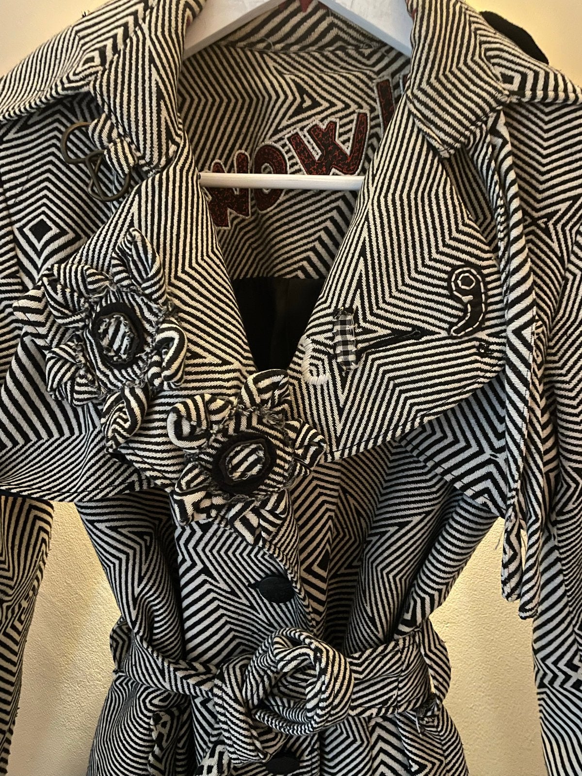 Desigual Trenchcoat Zwart/Wit Patroon Maat M, Ophalen of Verzenden, Gedragen, Maat 38/40 (M), Zwart