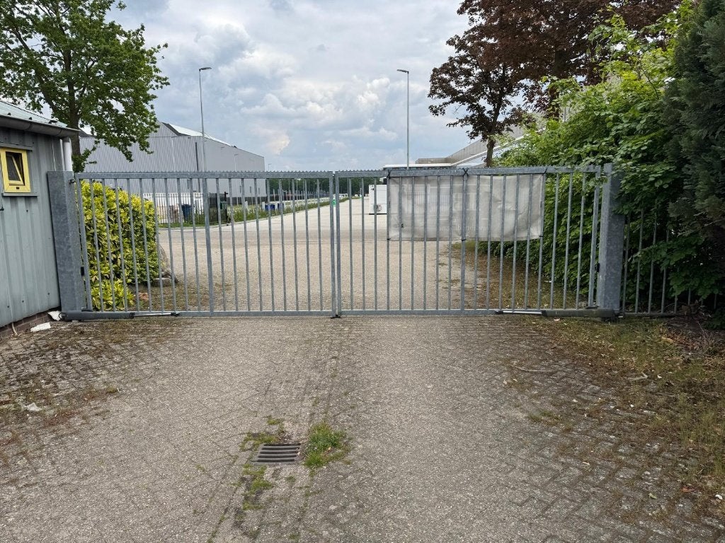 Hekwerk elektrische poort met afstandsbedieningen 6.50x1.75, Tuin en Terras, Ophalen, Met poort, Spijlenhekwerk, Zo goed als nieuw