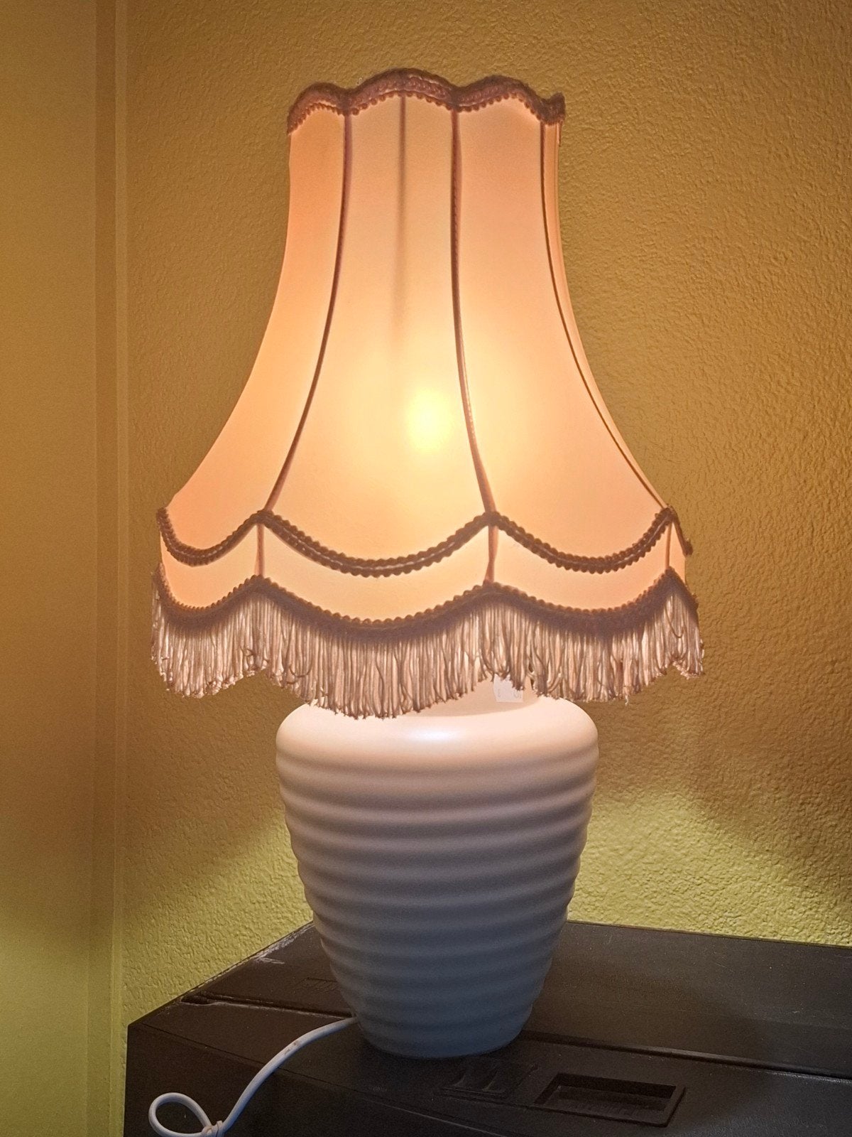 Laura Ashley Vintage Tafellamp met Gouden Kap, Overige merken, Vintage, Keramiek, Zo goed als nieuw