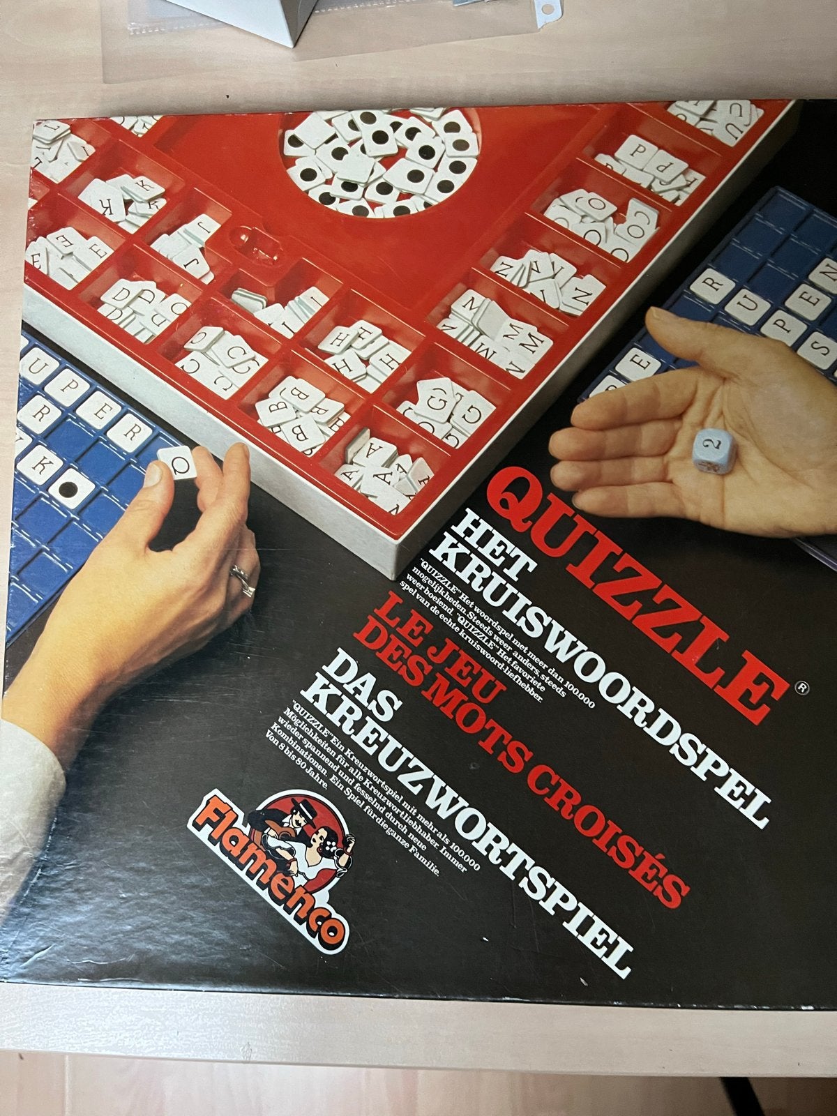 Quizle: Het Kruiswoordspel - Compleet en in goede staat, Drie of vier spelers, Ophalen of Verzenden, Zo goed als nieuw