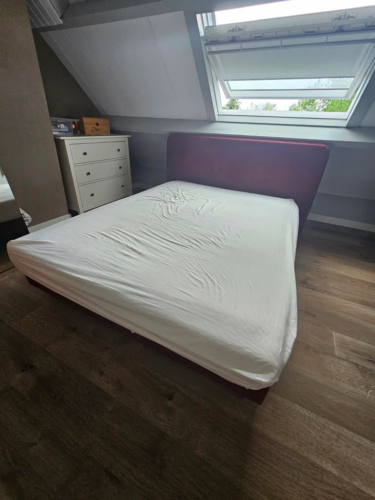 Tweepersoonsbed met hoofdbord - Rood, Ophalen, Gebruikt, Tweepersoons, 200 cm