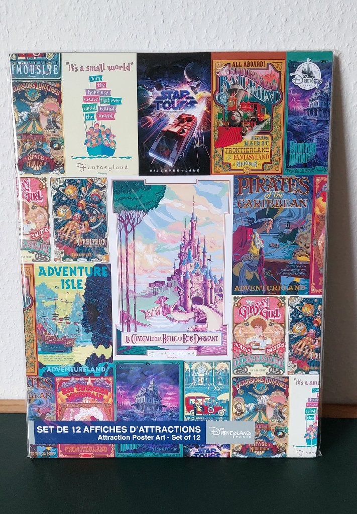 12 Disneyland Parijs posters in vintage stijl, Verzamelen, Ophalen of Verzenden, Overige figuren, Zo goed als nieuw, Plaatje of Poster