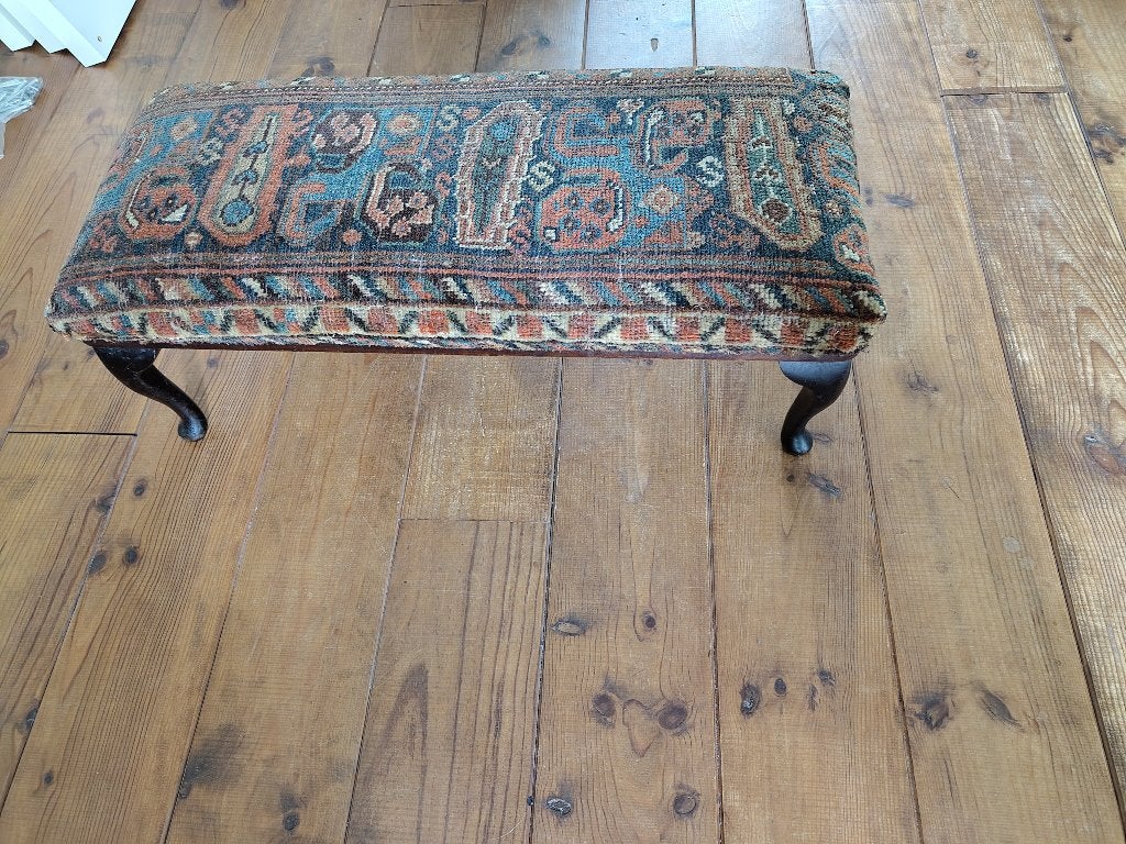 Antiek voetenbankje van J.N. Thornely, Minder dan 50 cm, Gebruikt, 75 tot 100 cm, Stof