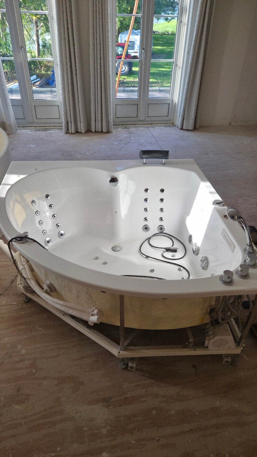 Jacuzzi badkuip 1.40 x 1.40, Ophalen, Gebruikt, Bad