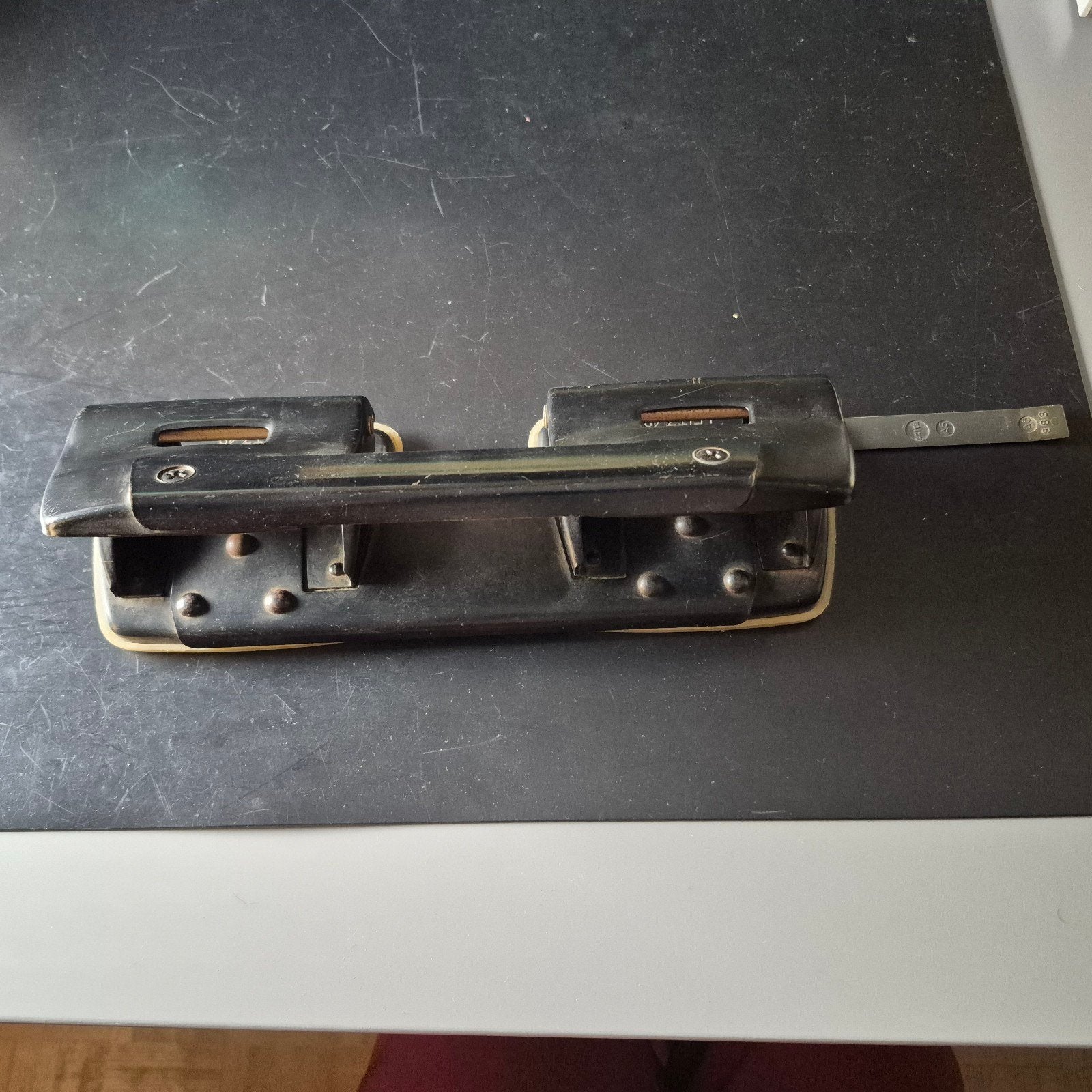 Vintage Leitz 18 Dubbele Perforator – Zware Kwaliteit (Made, Ophalen of Verzenden