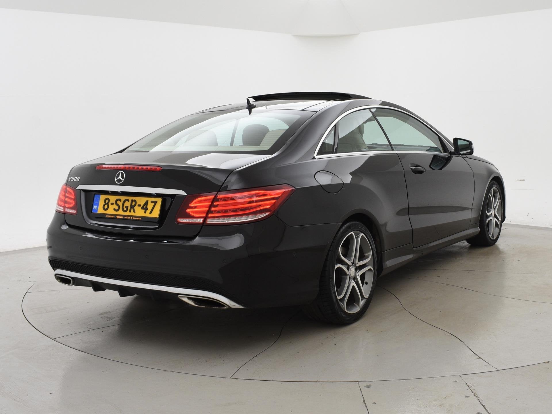 Mercedes-Benz E-klasse Coupé 500 V8 BI-TURBO 408 PK AMG SPO, Auto's, Achterwielaandrijving, Gebruikt, 1715 kg, 4 stoelen