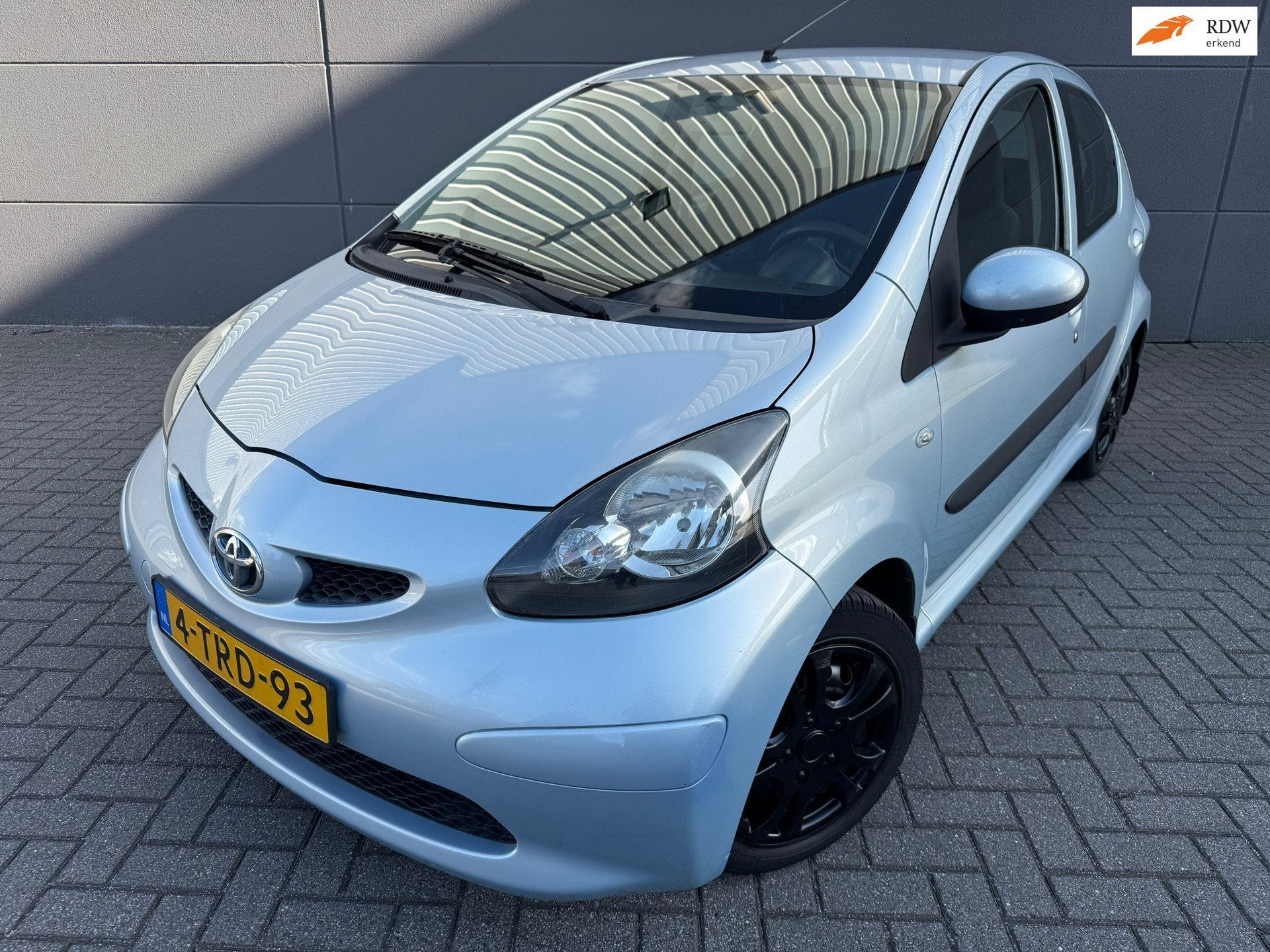 Toyota Aygo 1.0-12V Cool*APK*AIRCO*NAP*PARK SENSOREN*RIJD SC, Auto's, Toyota, Voorwielaandrijving, 68 pk, Origineel Nederlands