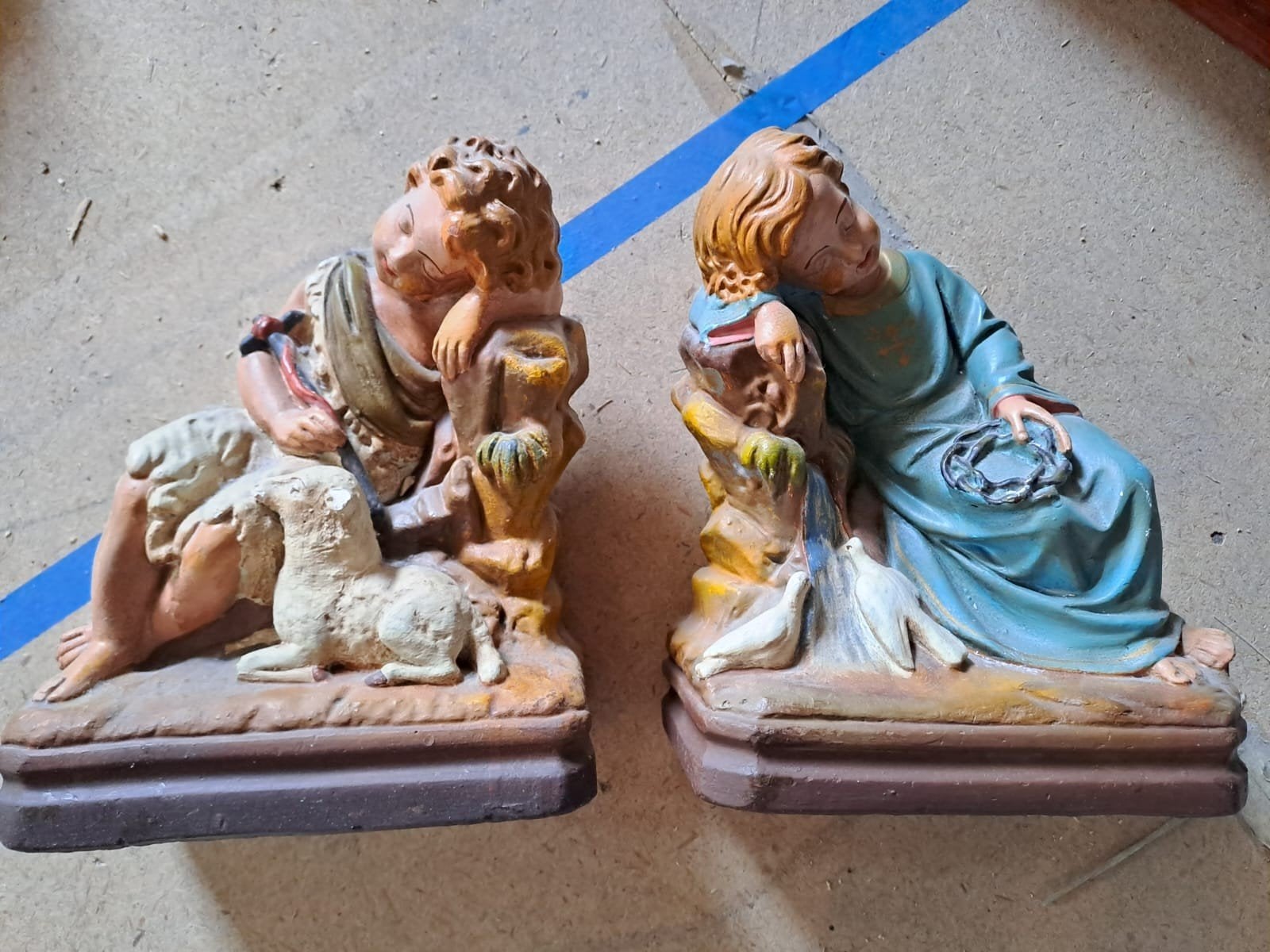 2 Religieuze Beelden: Jezus 'Lam Gods' en Johannes de Doper, Ophalen of Verzenden