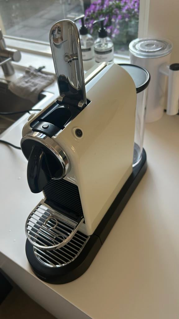 Nespresso Magimix citiz Koffiezetapparaat wit, Espresso apparaat, Ophalen of Verzenden, Zo goed als nieuw, 1 kopje