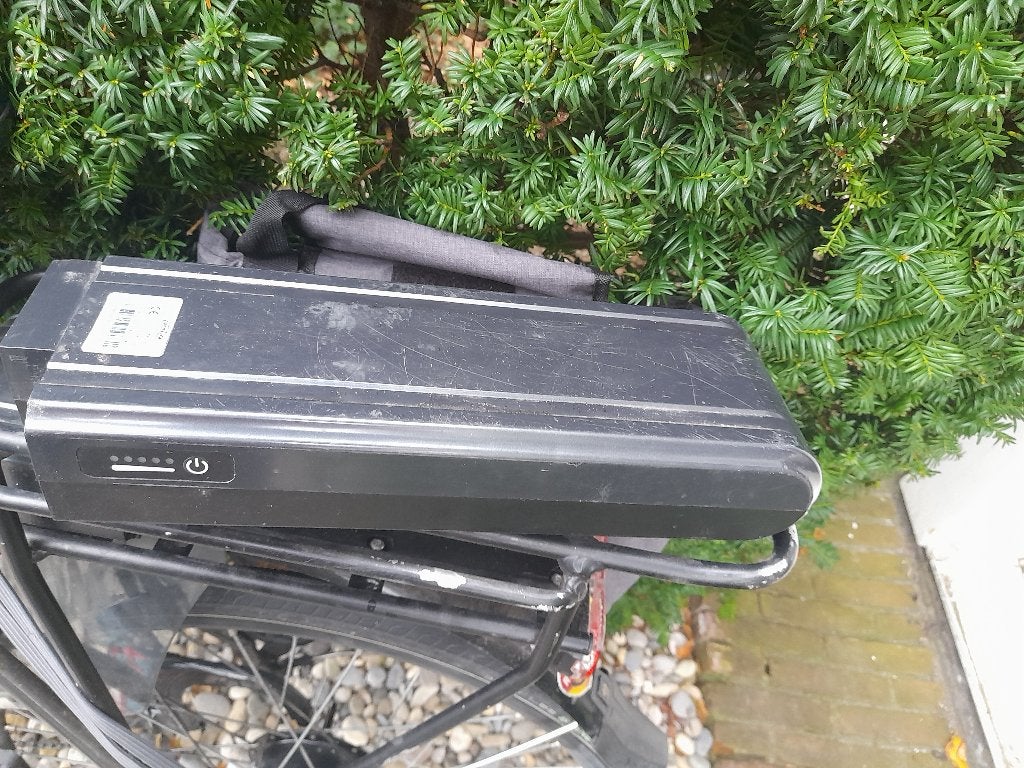 E-bike accu te koop (1 van 2 beschikbaar), Fietsen en Brommers, Gebruikt