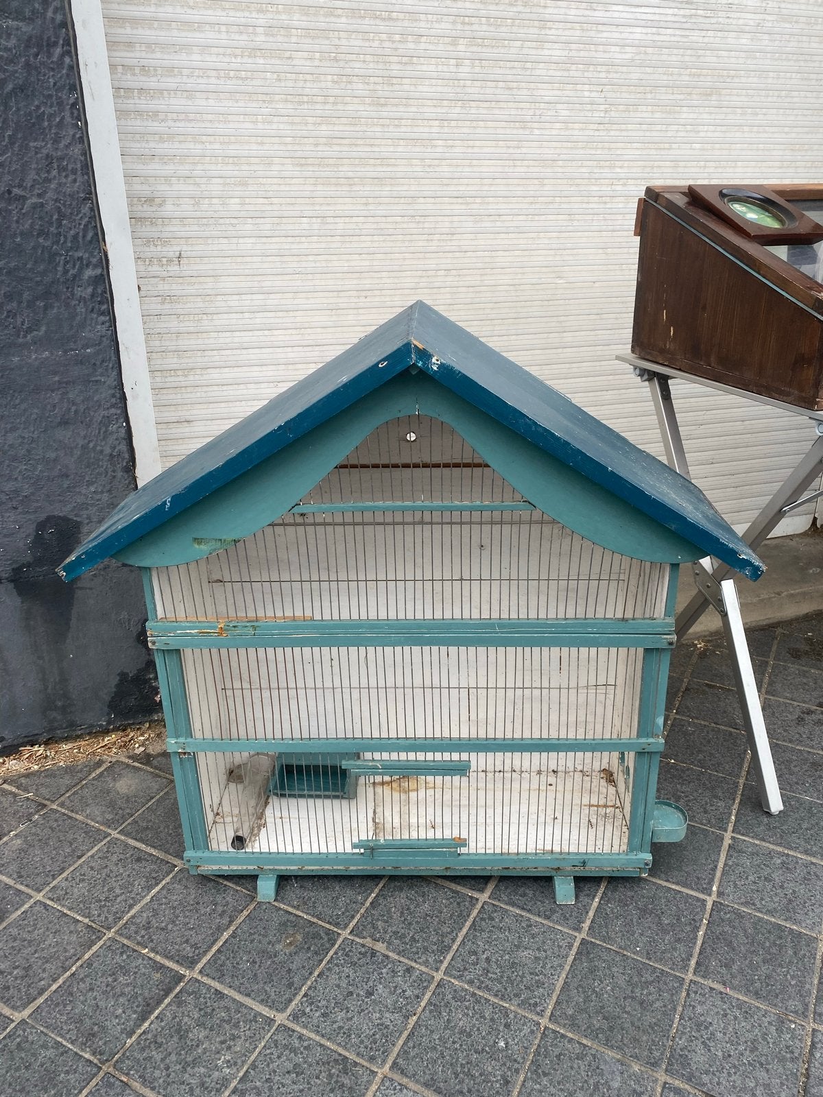 Groot vogelkooi uit de 40er jaren en compleet drinkbakje tot, Ophalen of Verzenden, Metaal, Vogelkooi